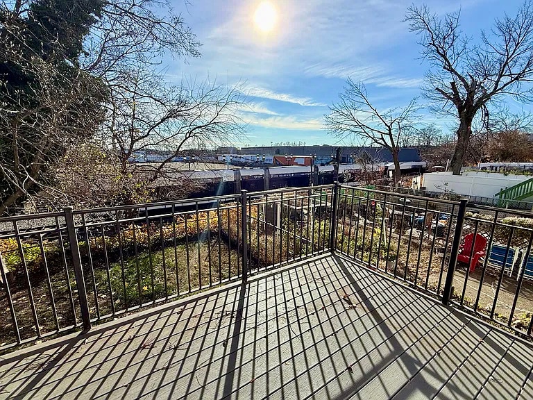 Deck - 388 Princeton Ave