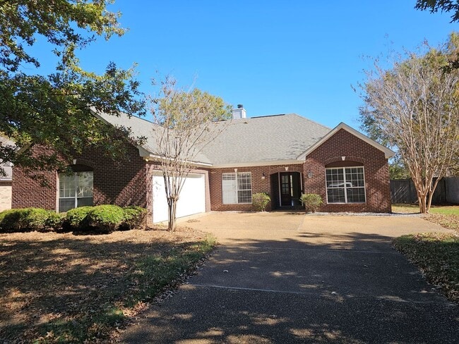Primary Photo - 132 Middlefield Dr