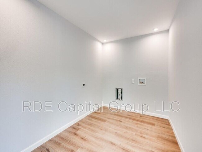 Building Photo - 1108 Wade Dr