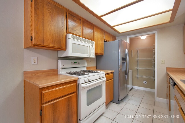 Building Photo - 9322 Twin Trails Dr