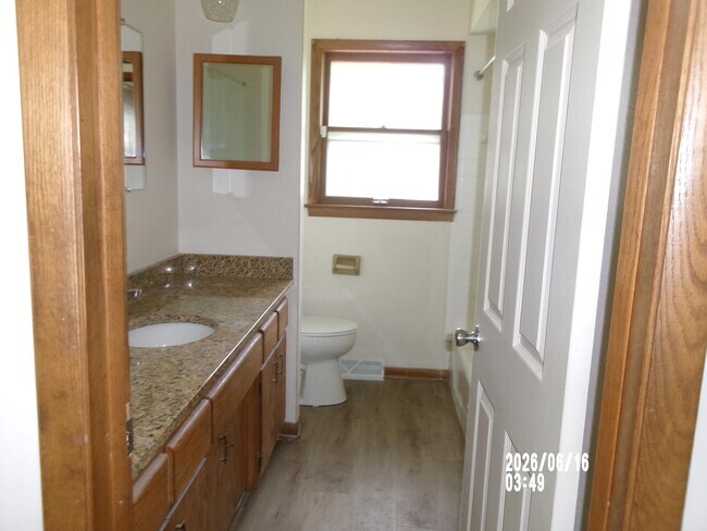 Building Photo - 18620 Midland Pl