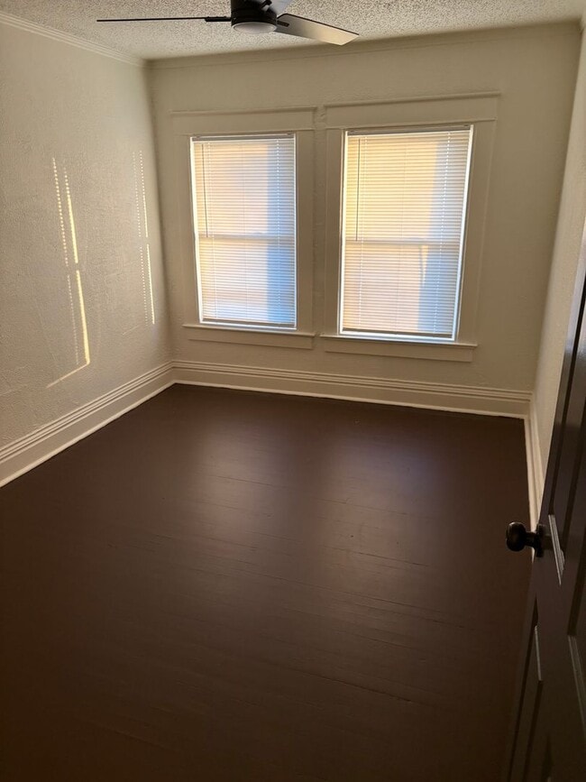 Building Photo - Large 3 bedroom house available