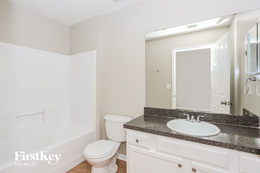 Building Photo - 8353 Longspur Ave