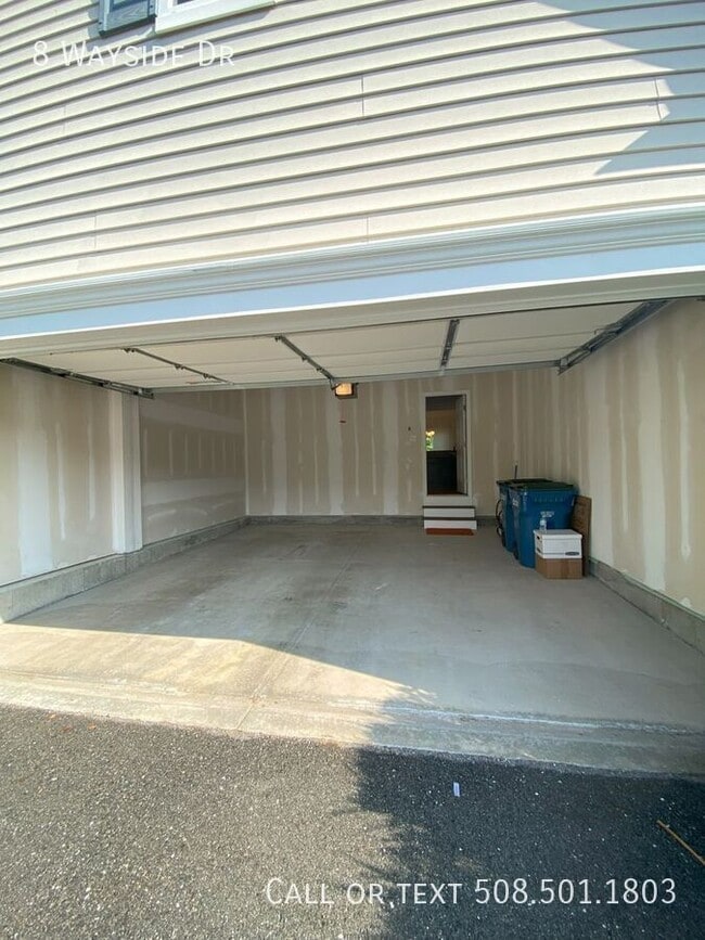 Building Photo - 8 Wayside Dr