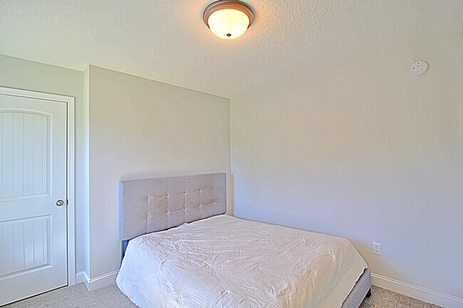 Building Photo - 430 Rutledge Dr