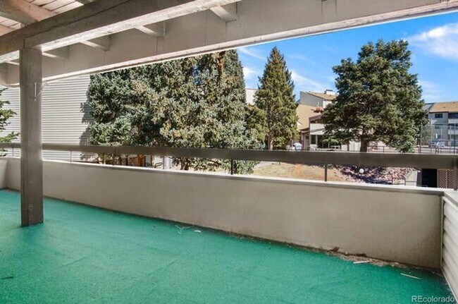 Building Photo - 3 BED CONDO, WATER INCLUDED IN RENT