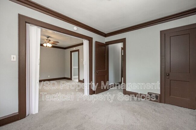 Building Photo - 4024 E 143rd St