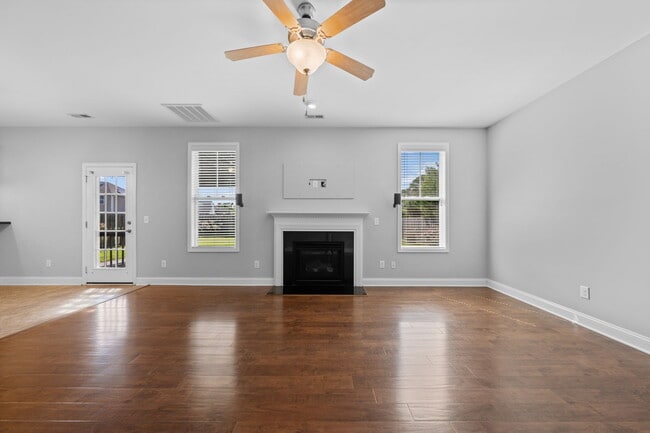 Building Photo - 1008 Whispering Doe Dr