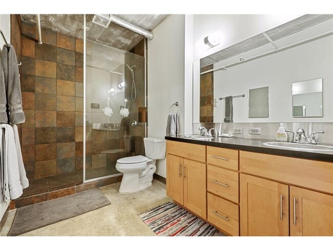 Building Photo - 250 Park Ave