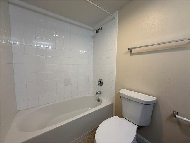 Building Photo - 8415 Hearth Dr