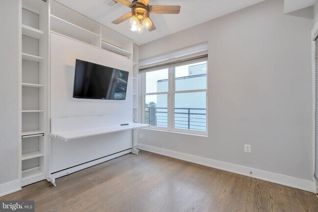 Building Photo - 1632 K St NE