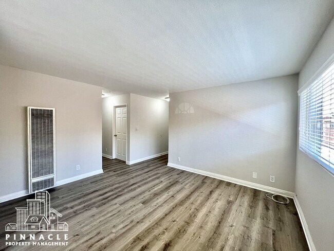 Building Photo - 2 Bed 2 Bath Torrance Apartment For Rent