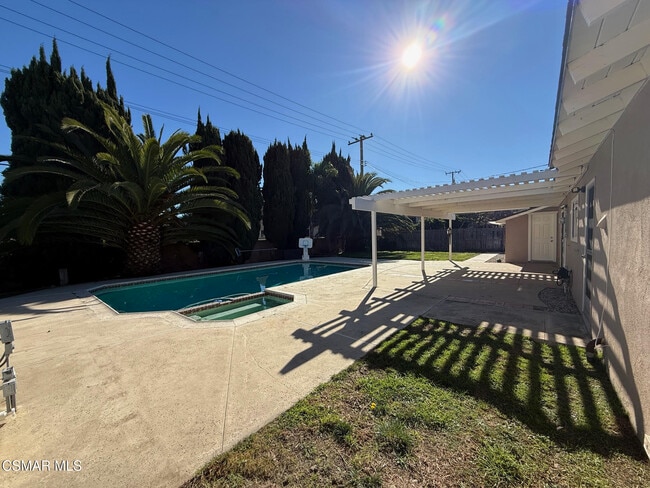 Building Photo - 216 Virginia Dr