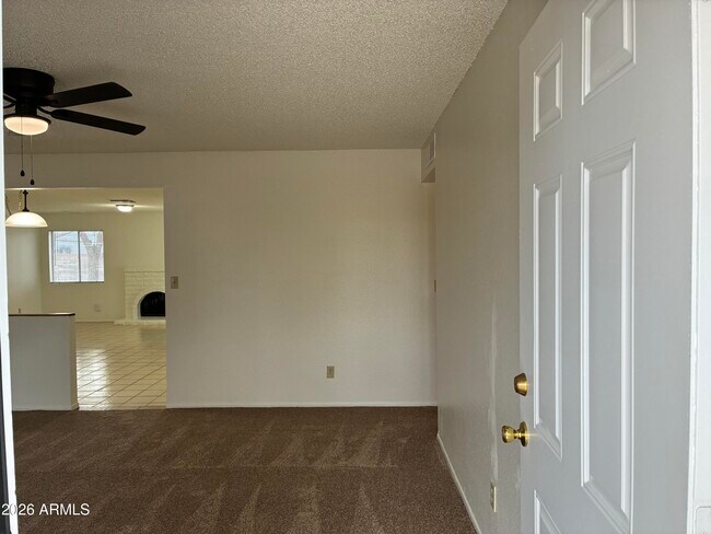 Building Photo - 4831 W Juniper Ave