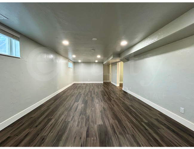 Building Photo - 555 S 330 E