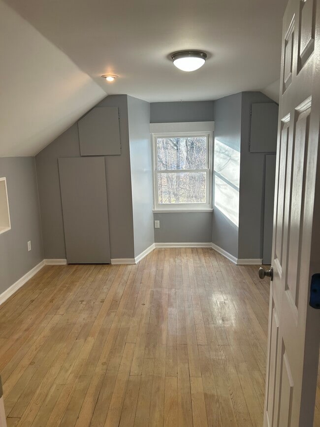 Building Photo - 506 Maple Ridge