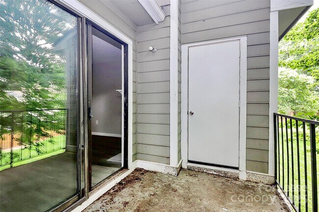 Building Photo - 3240 Heathstead Place
