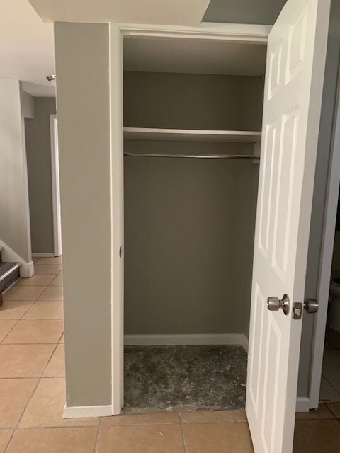 Building Photo - SPLIT LEVEL HOME FOR RENT!