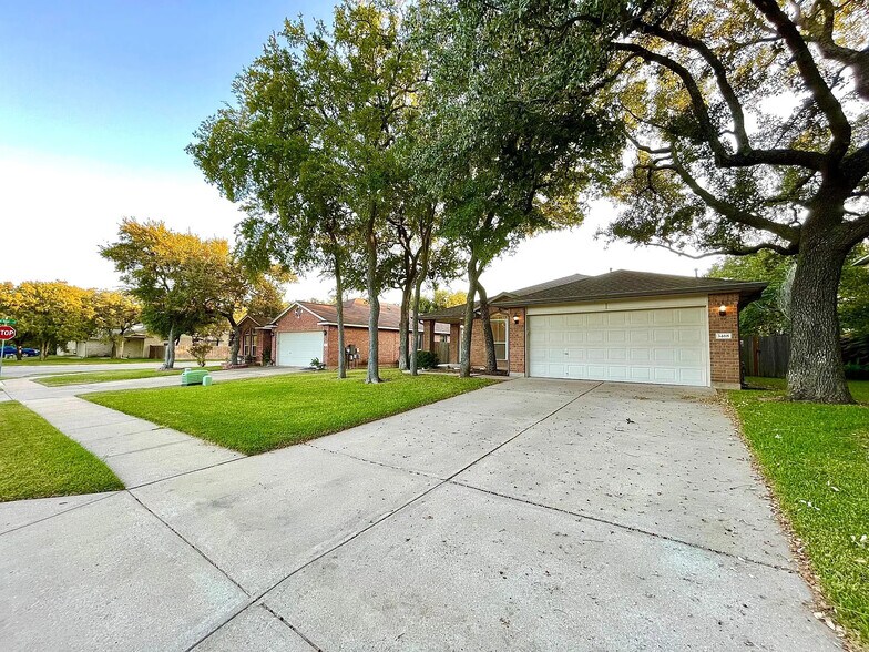 Building Photo - 3468 Flowstone Ln