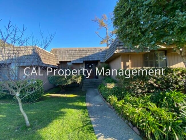 Building Photo - 2 Bed/ 2 Bath Condominium Coming Soon!