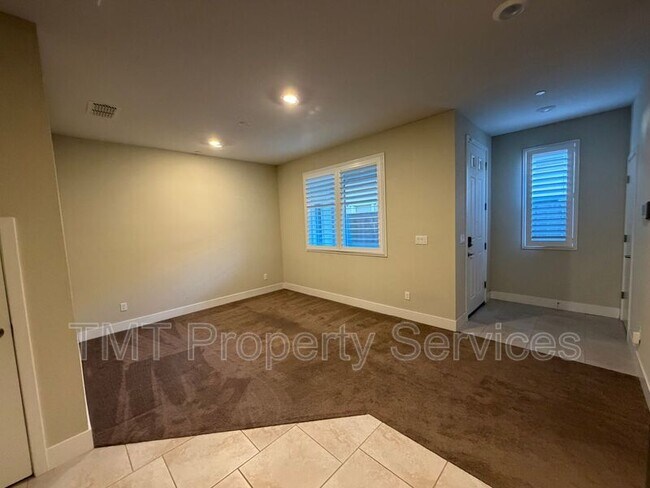 Building Photo - 9554 Sauterne Way