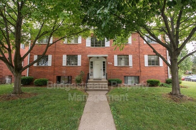 Building Photo - 619 Gainsborough Rd