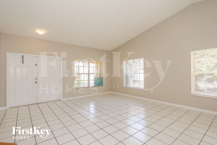 Building Photo - 12324 SW 143rd Ln
