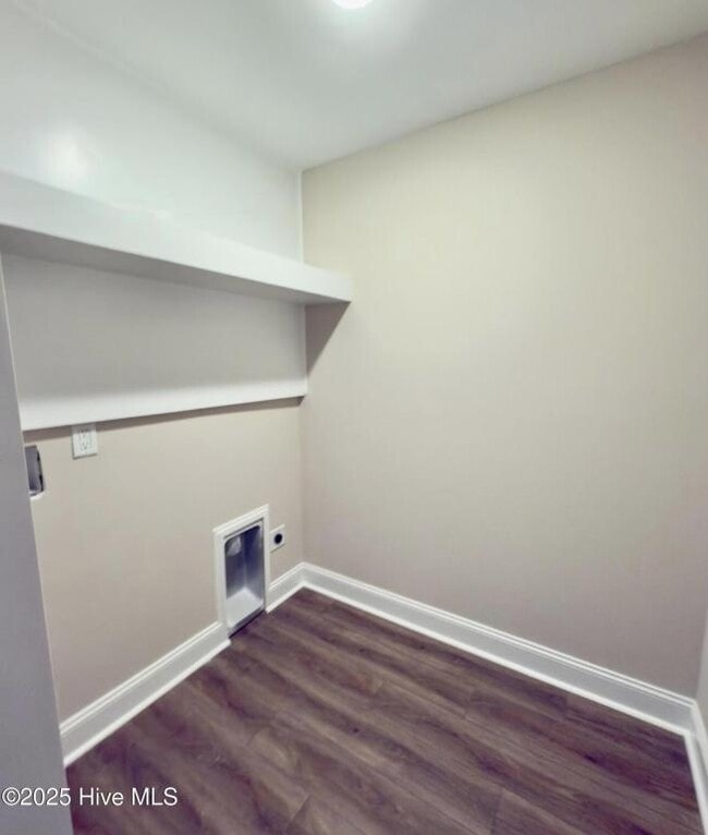 Building Photo - 4371 W Pine St