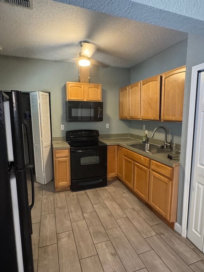Building Photo - 2 bedroom 1 bath in Saint Cloud ALL UTILIT...