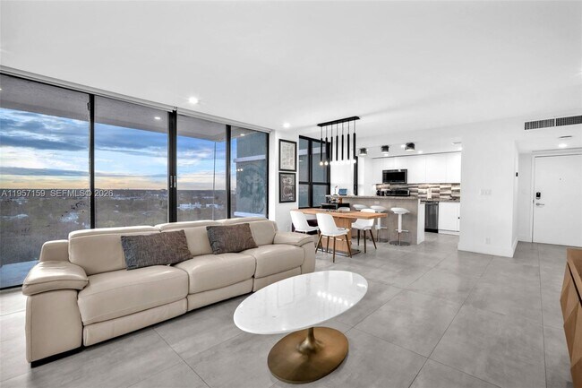 Building Photo - 780 NE 69th St