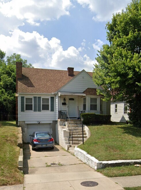 Building Photo - 2231 Riverside Dr