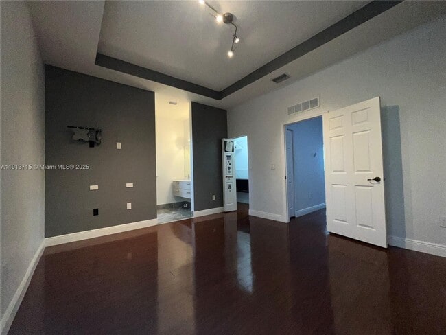 Building Photo - 4929 SW 140th Terrace