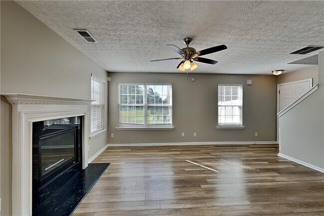 Building Photo - 112 Silver Fox Trail
