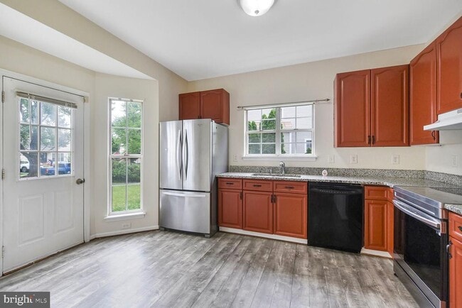 Building Photo - 46525 Hollymead Pl