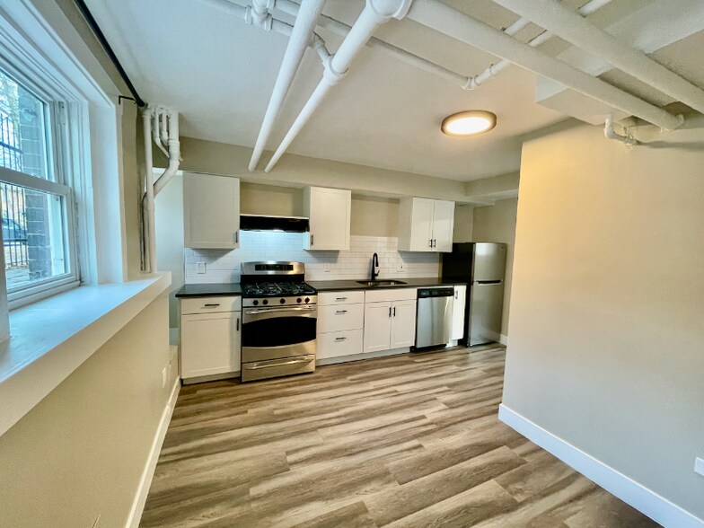 Building Photo - 1575 N Gaylord St