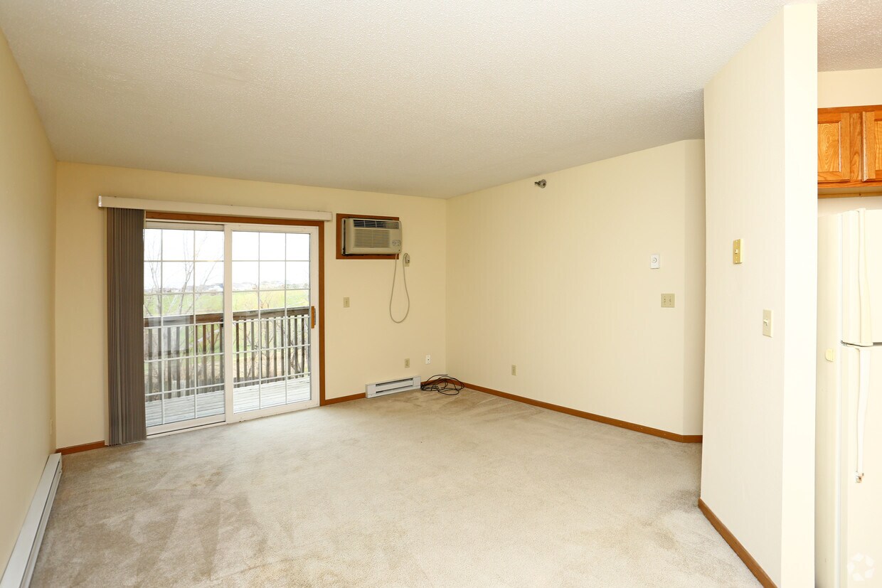 Deer Run Apartments - 901 S R St Indianola IA 50125 | Apartment Finder