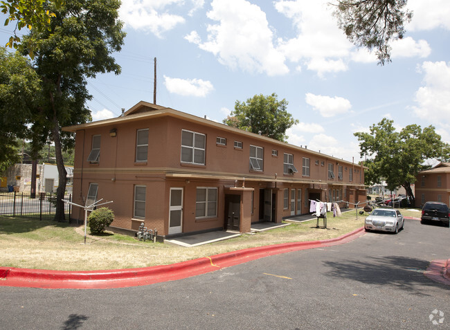 Primary Photo - Salinas Apartments