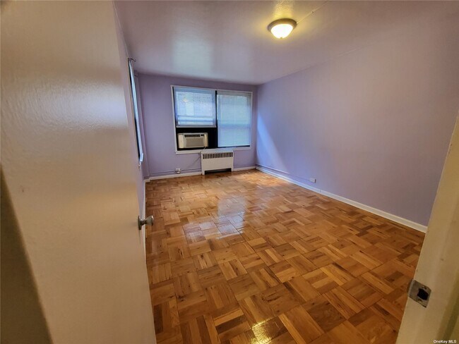 Building Photo - 98-34 63rd Dr