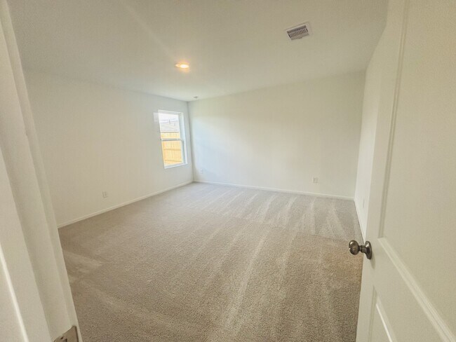 Building Photo - 16711 Old Wagon Wy