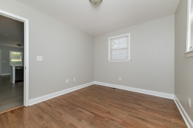 Building Photo - 316 Gower St