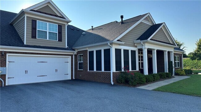 Building Photo - 3462 Lindenridge Cir