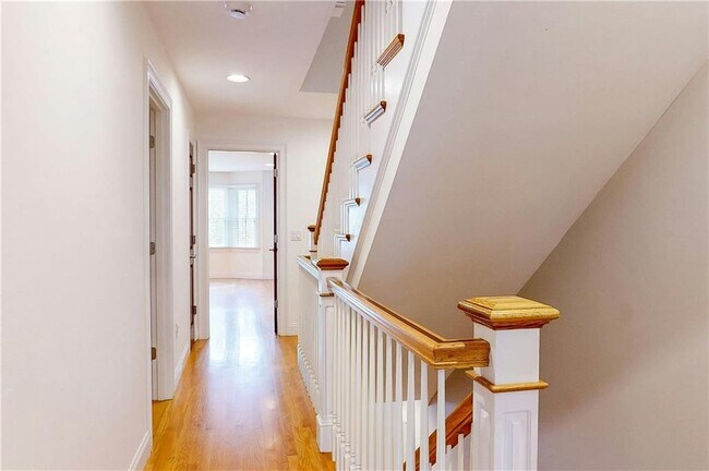 Building Photo - 270 Waterman Street UNIT C