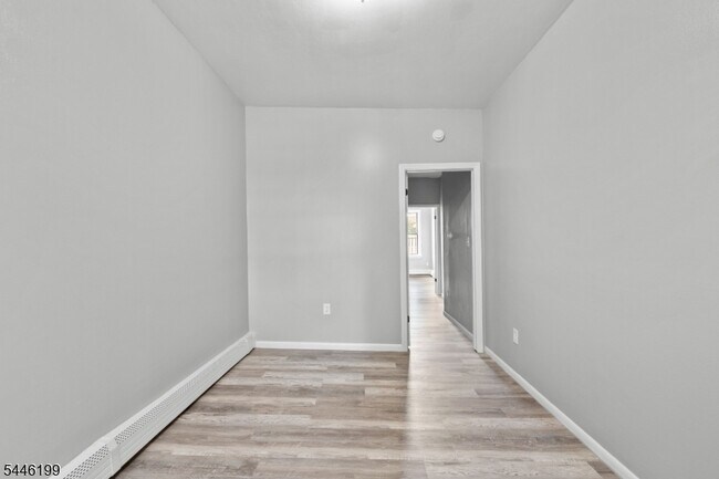 Building Photo - 9 E Monroe St