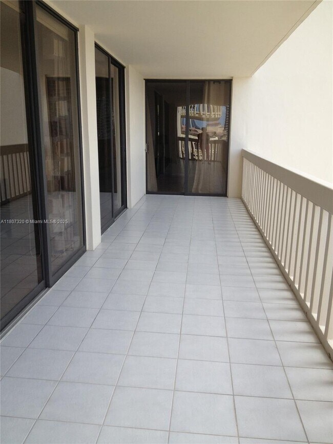 Building Photo - 19707 Turnberry Way