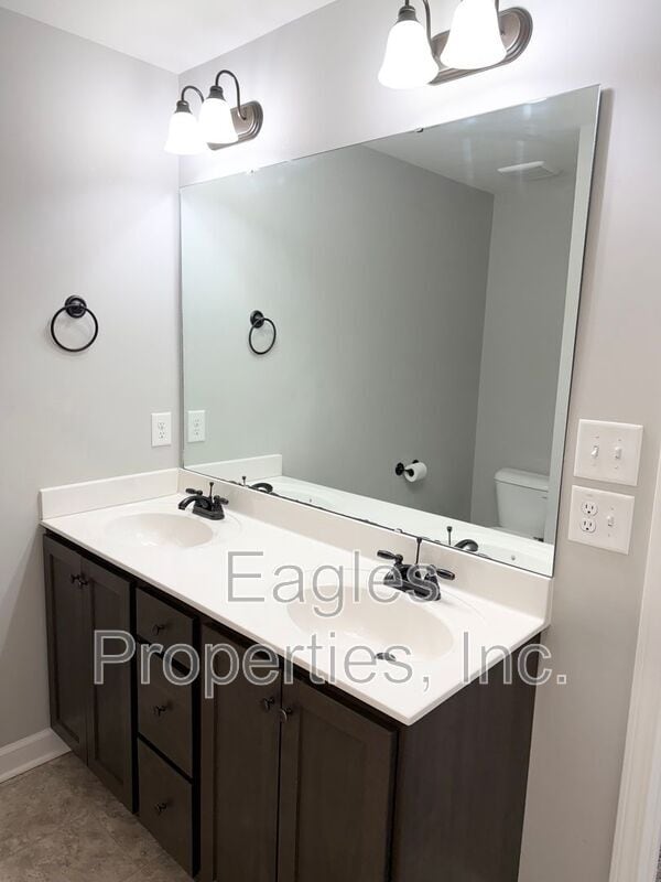 Building Photo - 209 Weeping Willow Dr