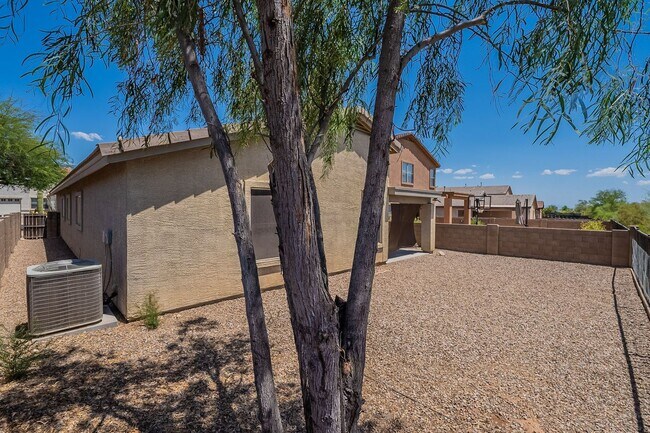 Building Photo - Spacious Oro Valley 4-Bedroom Rental with ...