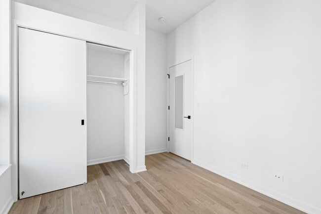 Building Photo - 2122 S Hoyne Ave