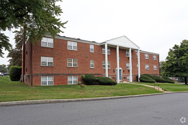 Building Photo - Lehigh Plaza