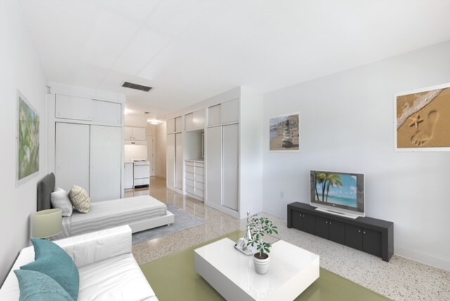 Primary Photo - 33 Salamanca Ave