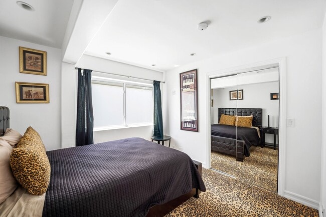 Building Photo - 3525 Ocean Dr